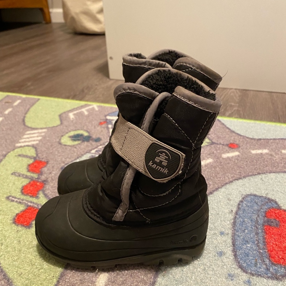 Kamik Snow boots for toodler. Size 8. Excellent condition.